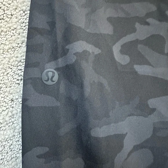 Lululemon Dark Camo Jogger Pants Athleisure Elastic Waist Drawstring Size 4 - Picture 5 of 9